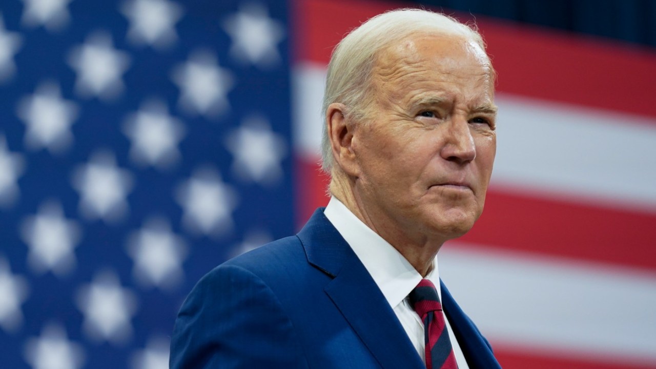 Biden campaign dips toes in Trump’s financial troubles